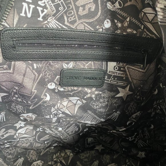 Steve Madden Black Floral Zip Top Weekend Bag - Picture 3 of 8
